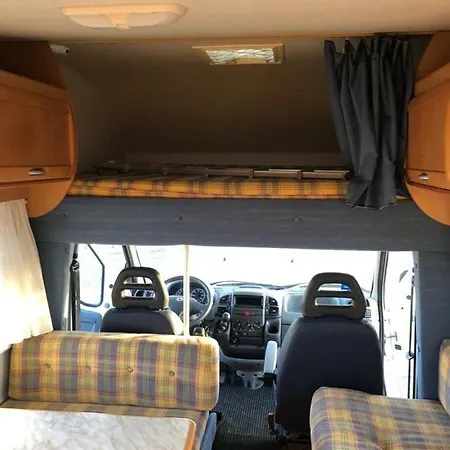 Holiday In Camper *